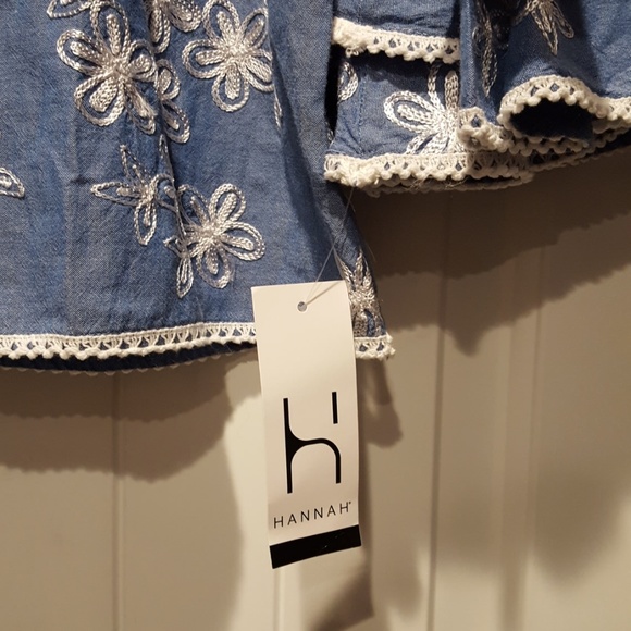 NWT Hannah blouse with bell sleeves, sz M - Picture 4 of 6